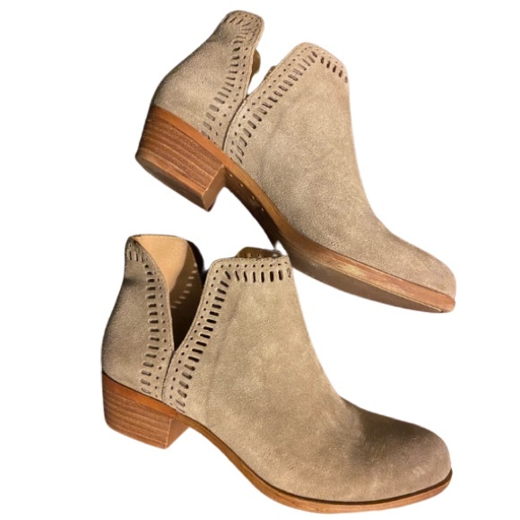 Lucky Brand Shoes - Lucky Brand Tan Suede Ankle Booties Tan Suede~Size 7.5